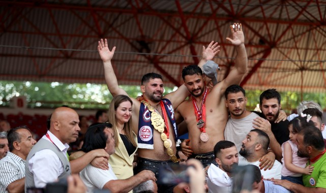 Başpehlivan Erkan Taş'ın hedefi altın kemer serisi