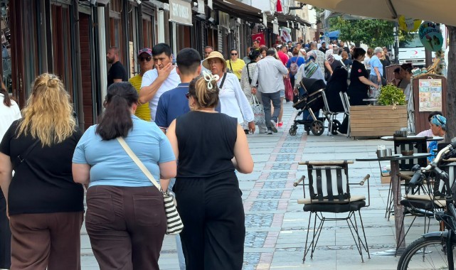 Cadde ve sokaklarda yoğunluk yaşandı
