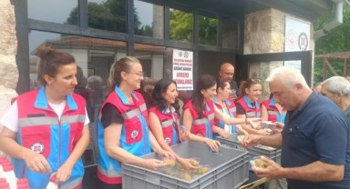 Cuma Bereketi Gönül Sofrasında Paylaşıldı