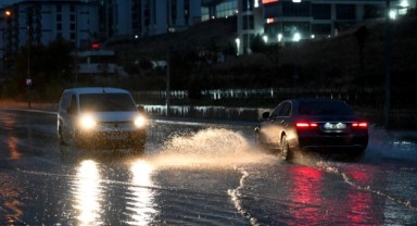 Edirne'de sağanak hayatı olumsuz etkiledi
