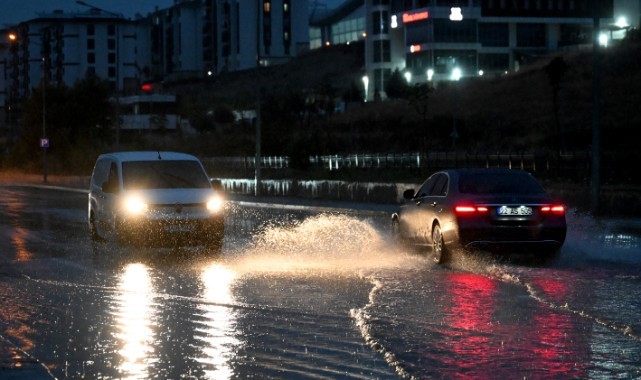 Edirne'de sağanak hayatı olumsuz etkiledi