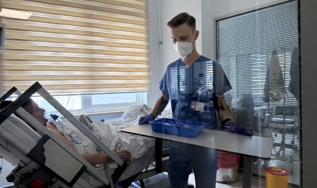 Hemşirelik ile hakemliği aynı disiplinle sürdürüyor