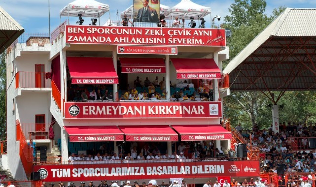 Kırkpınar coşkusu tribünlere taştı