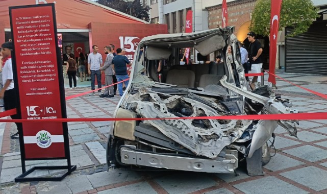Milli iradenin sembolü araç Saraçlar Caddesi'nde