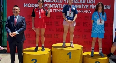Nil Pelvanoğlu'ndan Türkiye üçüncülüğü