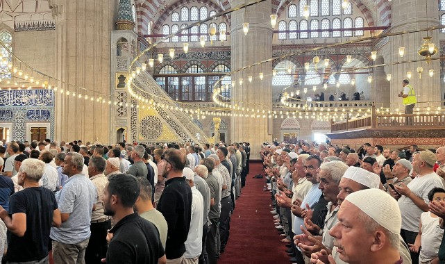 Pehlivanlar dualarla Sarayiçi'ne uğurlandı