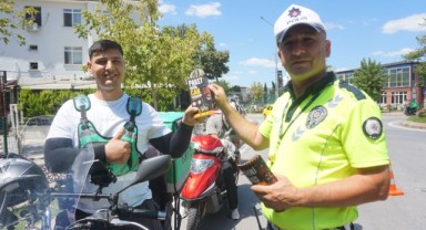 Polisten Motosikletlilere Güvenli Sürüş Daveti