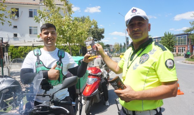 Polisten Motosikletlilere Güvenli Sürüş Daveti