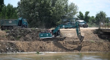 Tunca Nehri'nin yatağı temizleniyor