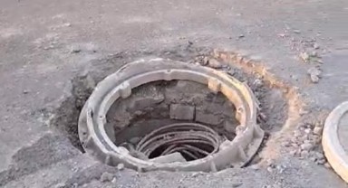 Vatandaşlar belediyenin çözüm bulmadığı rögar kapağından şikayetçi