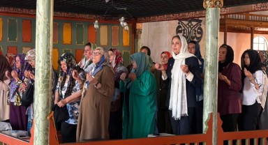 AK Parti’nin 25. kuruluş yıl dönümünde vefat eden üyeler, şehitler ve gaziler için mevlit okutuldu