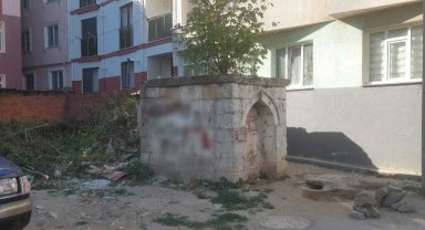 Bakımsız durumdaki tarihi yapı için mahalle sakinleri bakım ve temizlik istiyor
