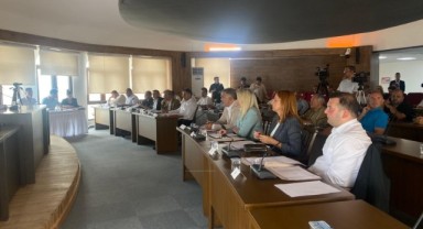 Belediye Meclisi'nde Refüj Tartışması Gündeme Damga Vurdu