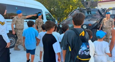 Çocuklardan Jandarma Komutanlığına ziyaret