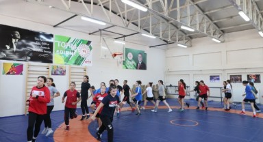 Edirne'de Olimpiyatın Geleceği Yetişiyor: Milli Güreşçiler Hedefe Kilitlendi