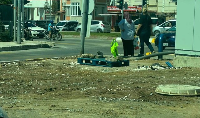 “Edirne'yi taşla değil; ağaçla, toprakla ve çiçekle güzelleştirelim.
