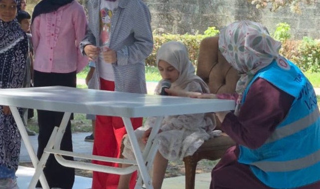Henüz Türkçe okuma yazma öğrenmeden ikinci hatmine başladı