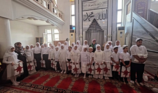 Kıyakbaba Camii’nde Öğrencilerin Hatim Sevinci