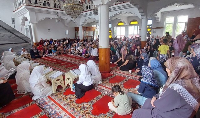 Kıyakbaba Camii’nde Öğrencilerin Hatim Sevinci