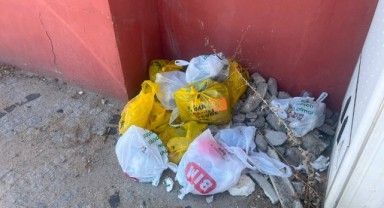 Köprübaşı Caddesi’nde Bekleyen Atıklar Kötü Kokuya Neden Oluyor