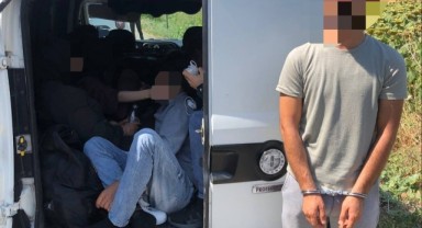 Sınır bölgesine götürülen göçmenleri taşıyan araç durduruldu, sürücü tutuklandı