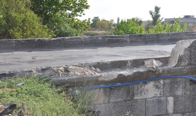 Tarihi köprüye çarpan tırın sürücüsü hakkında adli işlem başlatıldı