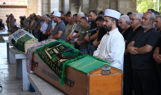 Edirne'de Traktör Kazasında Hayatını Kaybeden Çift Son Yolculuğuna Uğurlandı