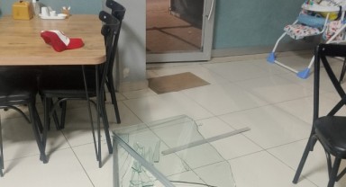 Ailelerin Önünde Dehşet! Dükkânın Kapısını Kırıp Saldırdılar