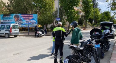 Araçlar ve Motosikletler Tek Tek Denetlendi
