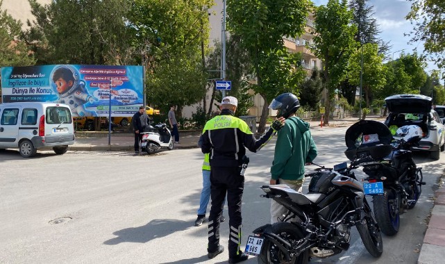 Araçlar ve Motosikletler Tek Tek Denetlendi