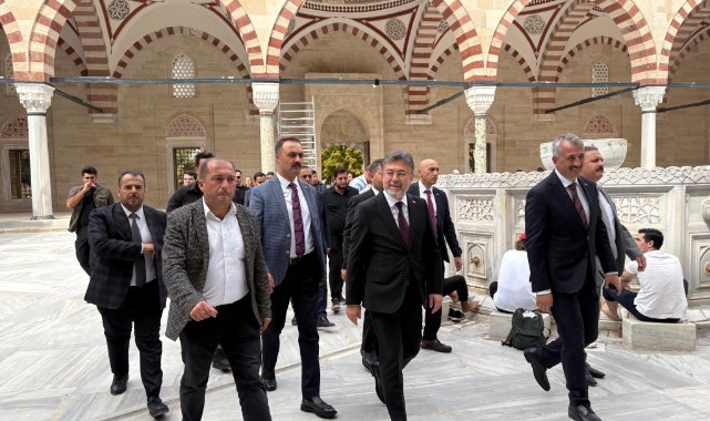 Bakan Yumaklı'dan Selimiye’de Cuma Buluşması