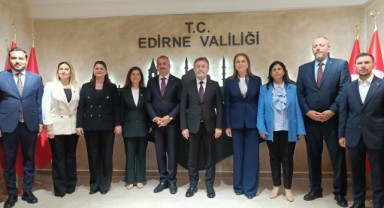 BAKAN YUMAKLI'DAN VALİLİĞE ZİYARET