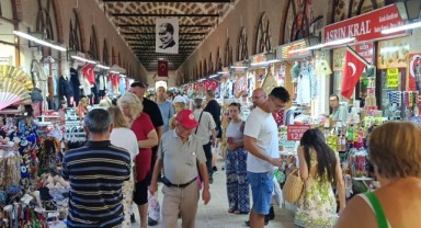 Çarşı Hareketlendi, Esnafın İşleri Açıldı