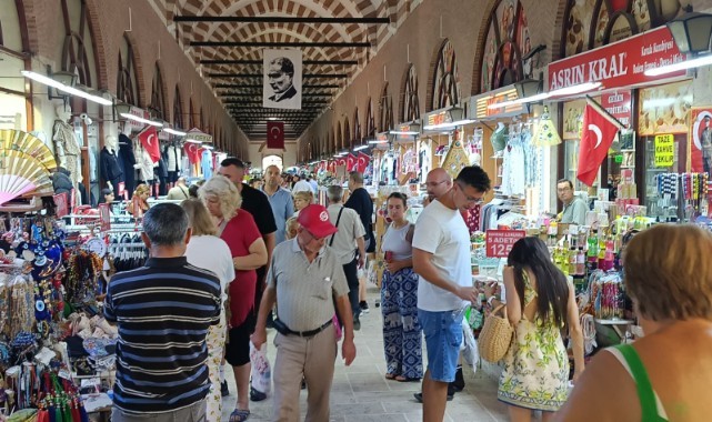 Çarşı Hareketlendi, Esnafın İşleri Açıldı