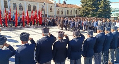 Gazilerden Gençlere Vatan ve Bayrak Emaneti