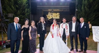 İba, Genç Çifti En Mutlu Gününde Yalnız Bırakmadı
