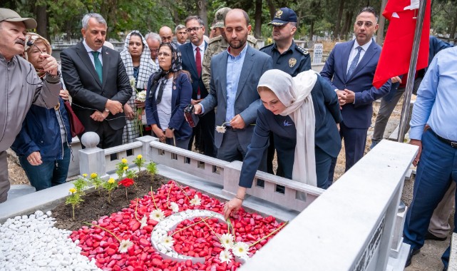 İki Şehit Kabirleri Başında Dualarla Yâd Edildi