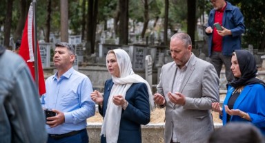 İki Şehit Kabirleri Başında Dualarla Yâd Edildi