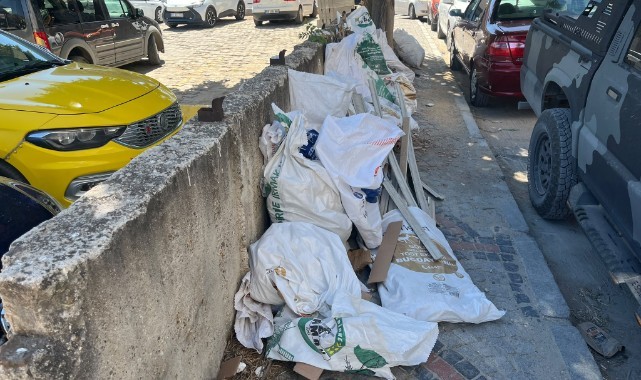 Mahmure Aralık Sokak’ta Atık Yığınları Tepki Çekti