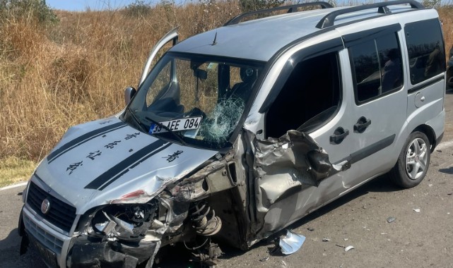 Pehlivanköy'de Feci Kaza! Ambulans ve İki Otomobil Çarpıştı
