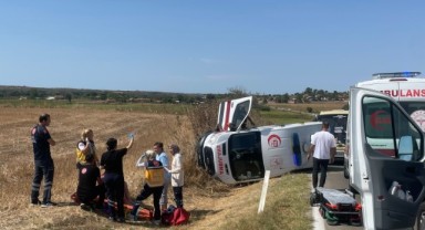 Pehlivanköy’de Feci Kaza! Ambulans ve 2 Otomobil Çarpıştı