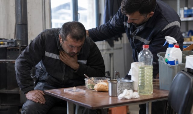 Su Diye Çamaşır Suyu İçti