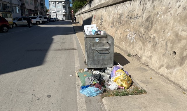 Talatpaşa’da Çöp Konteynerleri Tepki Çekti