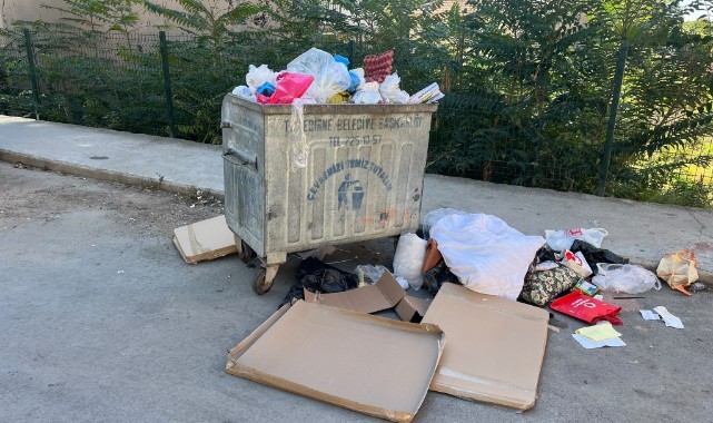 Talatpaşa’da Çöp Konteynerleri Tepki Çekti