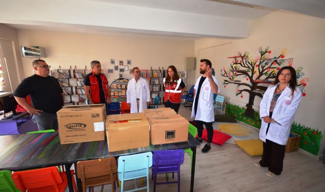 Vakıflardan Okul Kütüphanelerine Kitap Desteği