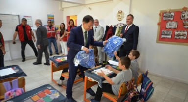 Vakıflardan Okul Kütüphanelerine Kitap Desteği