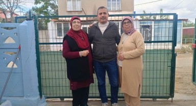 77 Yaşında Çocukluğuna Geri Döndü