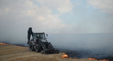 Anız Yangınında 300 Dekar Tarım Arazisi Zarar Gördü