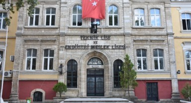 Atatürk'ün Ziyaret Ettiği Tarihi Okul 150 Yıldır Mesleki Eğitime Hizmet Veriyor