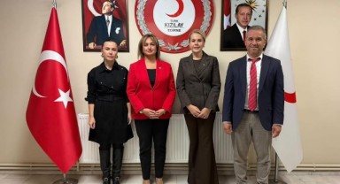 AYŞE SARI’DAN KIZILAY’A NEZAKET ZİYARETİ